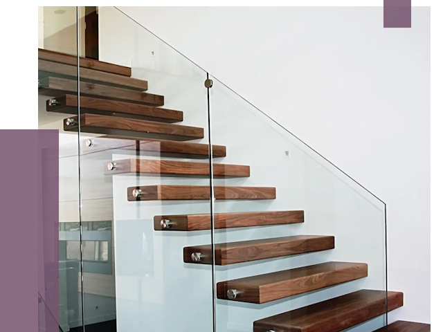 Стеклянные перила для лестницы в Мытищах от 14725 руб.