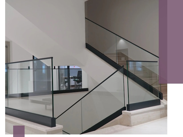 Стеклянные перила премиум-класса с установкой в Мытищах