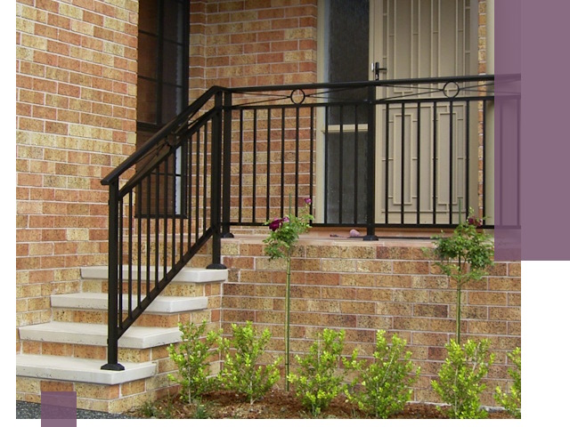 Уличные перила из металла под ключ в Мытищах
