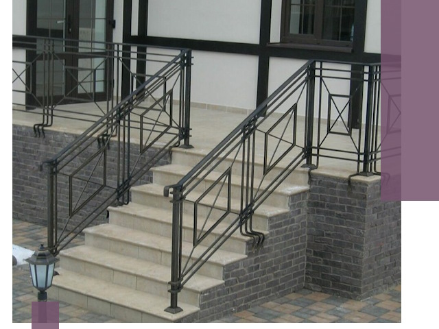 Перила для крыльца в Мытищах — монтаж, изготовление и установка