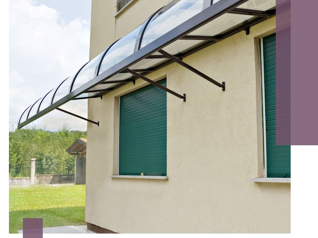 Козырьки над окнами в Мытищах — изготовление и монтаж по выгоде